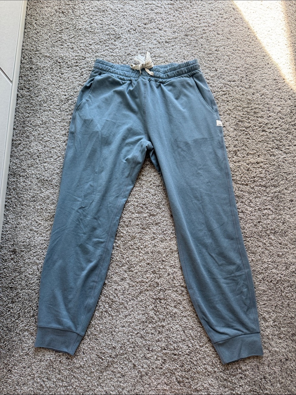 Vuori performance jogger size small